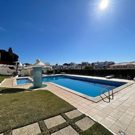 Relaxing 2 Bedroom House 5 Minutes Away From Vilamoura Marina クアルテイラ エクステリア 写真