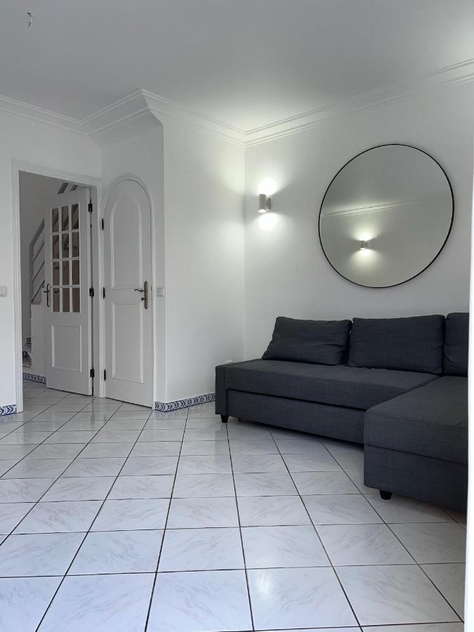 Relaxing 2 Bedroom House 5 Minutes Away From Vilamoura Marina クアルテイラ エクステリア 写真